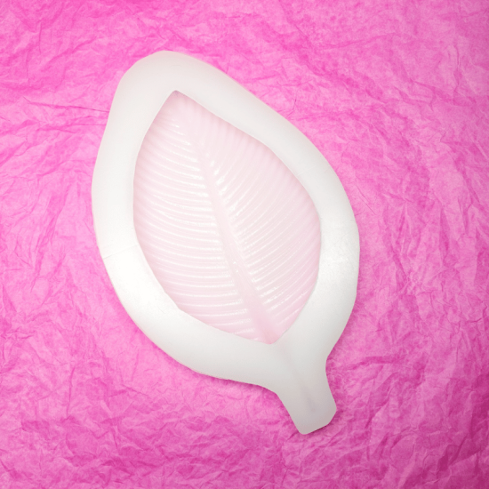 Preview: Silikonform breites Baumblatt / 29 cm x 17,5 cm x 1,5 cm